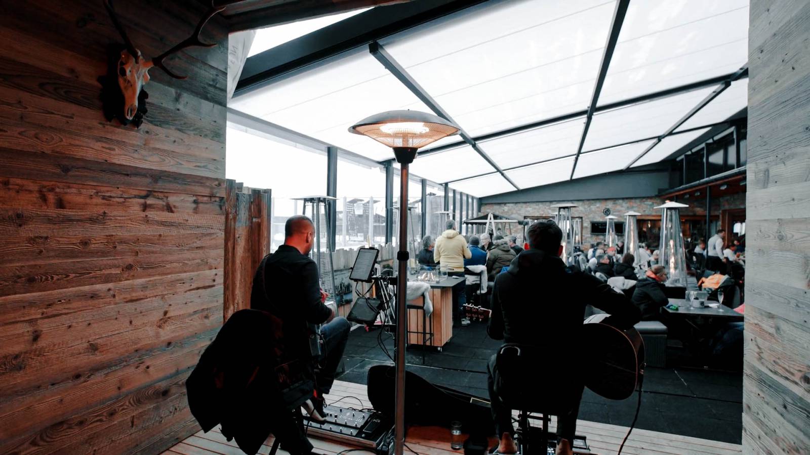 UNIQUE: MUSIC & ENJOYMENT symbolic picture