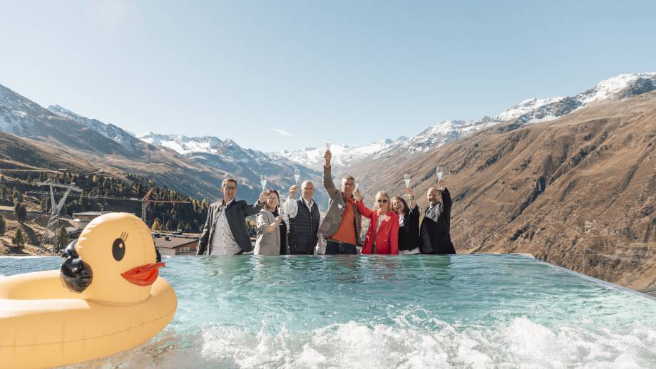 New infinity pool at the Alpine Spa symbolic picture