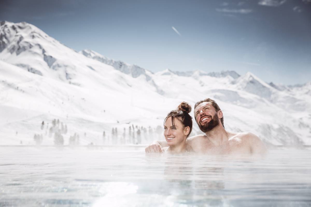 Adults Only Wellnesshotel – Paar im außen Whirlpool – Hotel Riml Obergurgl-Hochgurgl